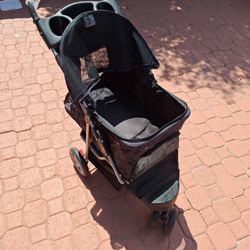 Pet Stroller – Great Condition 🐶🐱