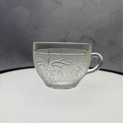(1) Vintage teacup.  Sandwich pattern, produced by Indiana Glass and marketed through Tiara Exclusives in the 1970s and 1980s. Sandwich Clear Pressed 