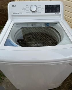 2 YEAR OLD. LG HE KING SIZE STAINLESS STEEL WASHER. PERFECT CONDITION.