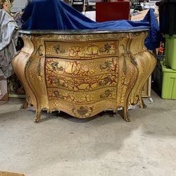Large Venetian Italian Four Drawer Bombe Dresser