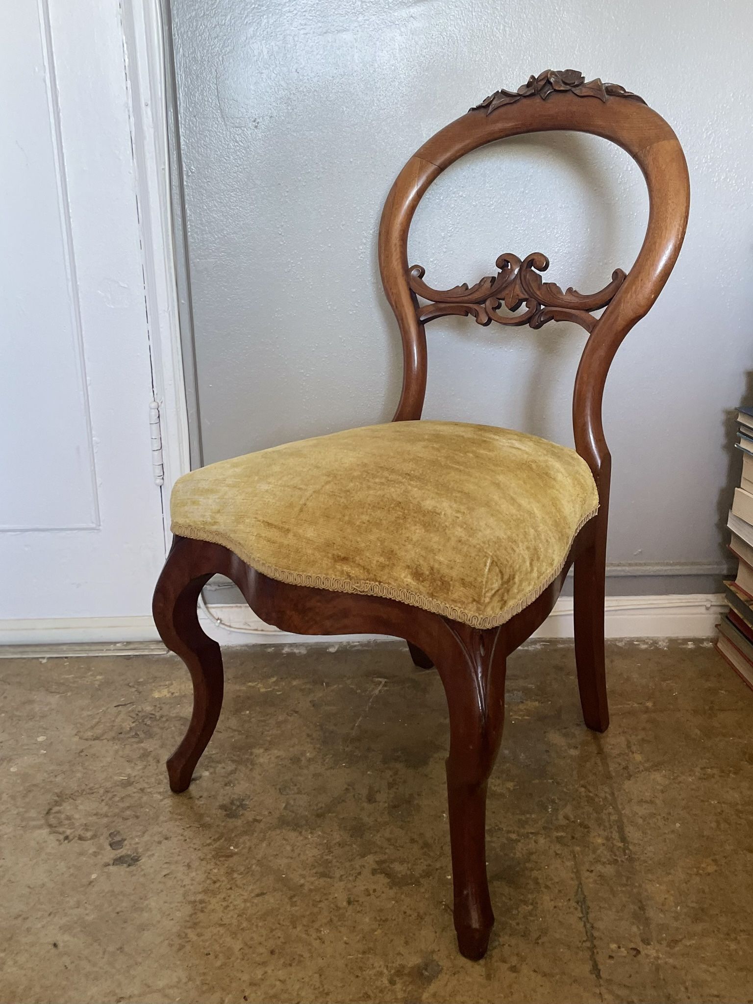 Antique Victorian Balloon Back Carved Walnut Hall Chair C 1840
