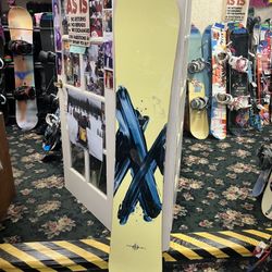 168 cm Wide Burton Canyon Snowboard Deck🏂All Mountain🏂Excellent Condition * Burton X-Large Progression Bindings for an Extra $45