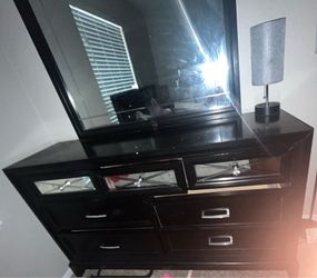 Dresser w mirror