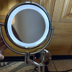 Dual Sided Lighted Magnifying Mirror