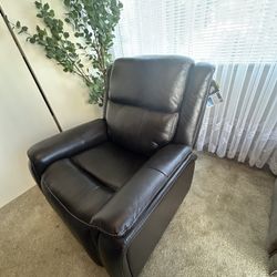 Barcalounger Bryson Leather Power Rocker Recliner with Power Adjustable Headrest 