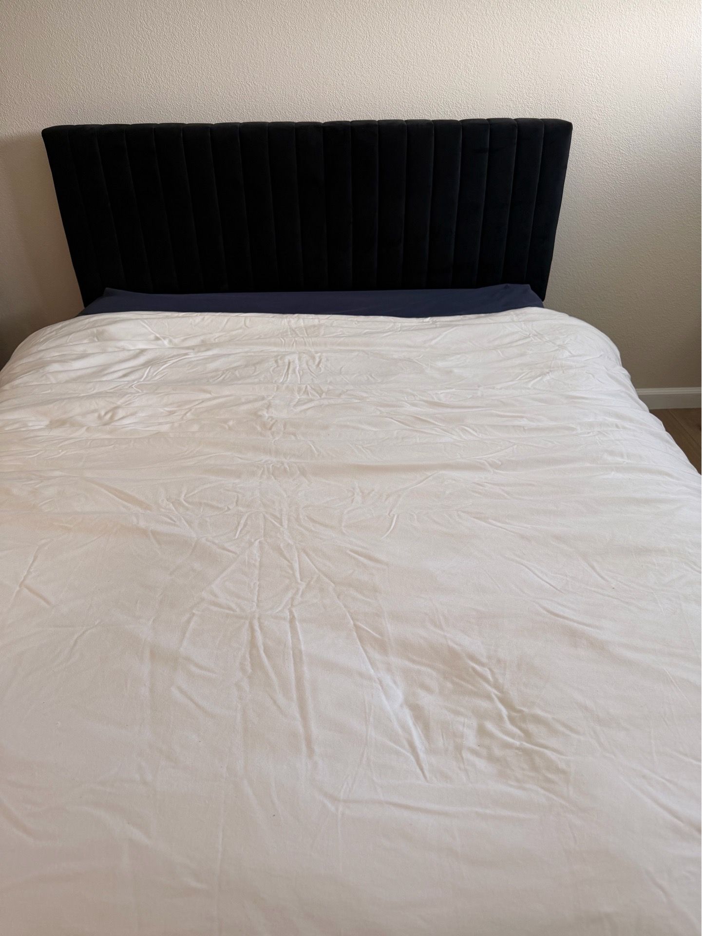 Upholstered Platform Bed Frame - Queen