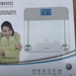 HoMedics 448 Digital Glass Platform Bathroom Scale. 