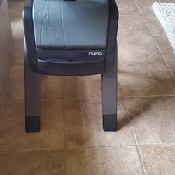 Nuna Zaaz High Chair + Maxi Cosa Car Seat