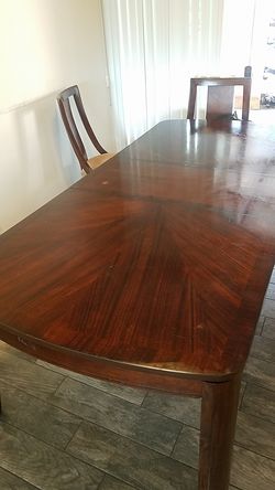 Mesa con 8 sillas
