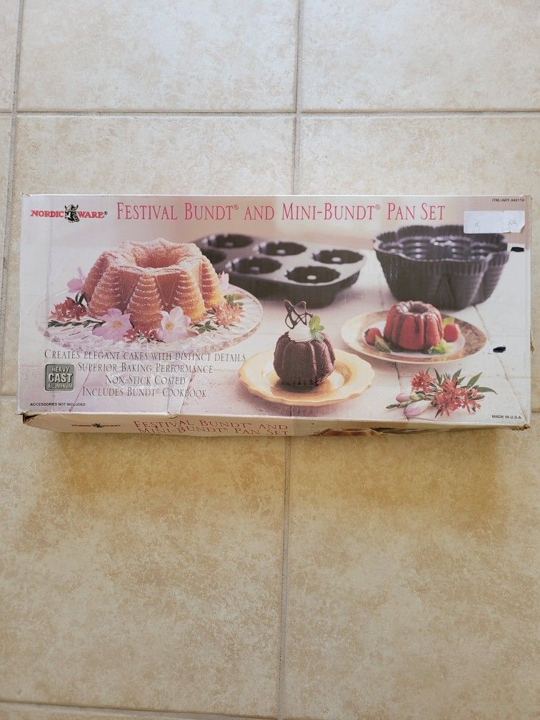 Nordic Ware Festival Bundt Pans New