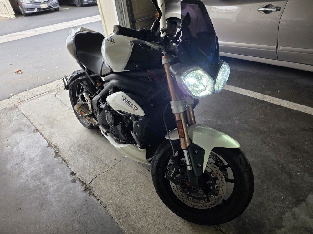 2011 Triumph Speed Triple 1050