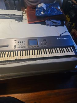Roland Fantom FA-76 Workstation 