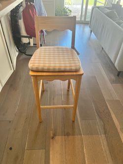 Safavieh scalloped counter chairs-3
