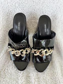 Nine West Black Big Chain Slide Sandals size 9