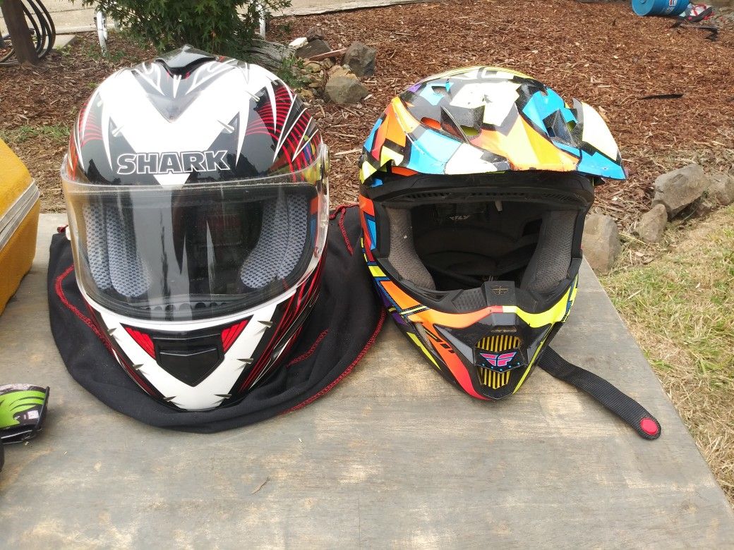 2 helmets