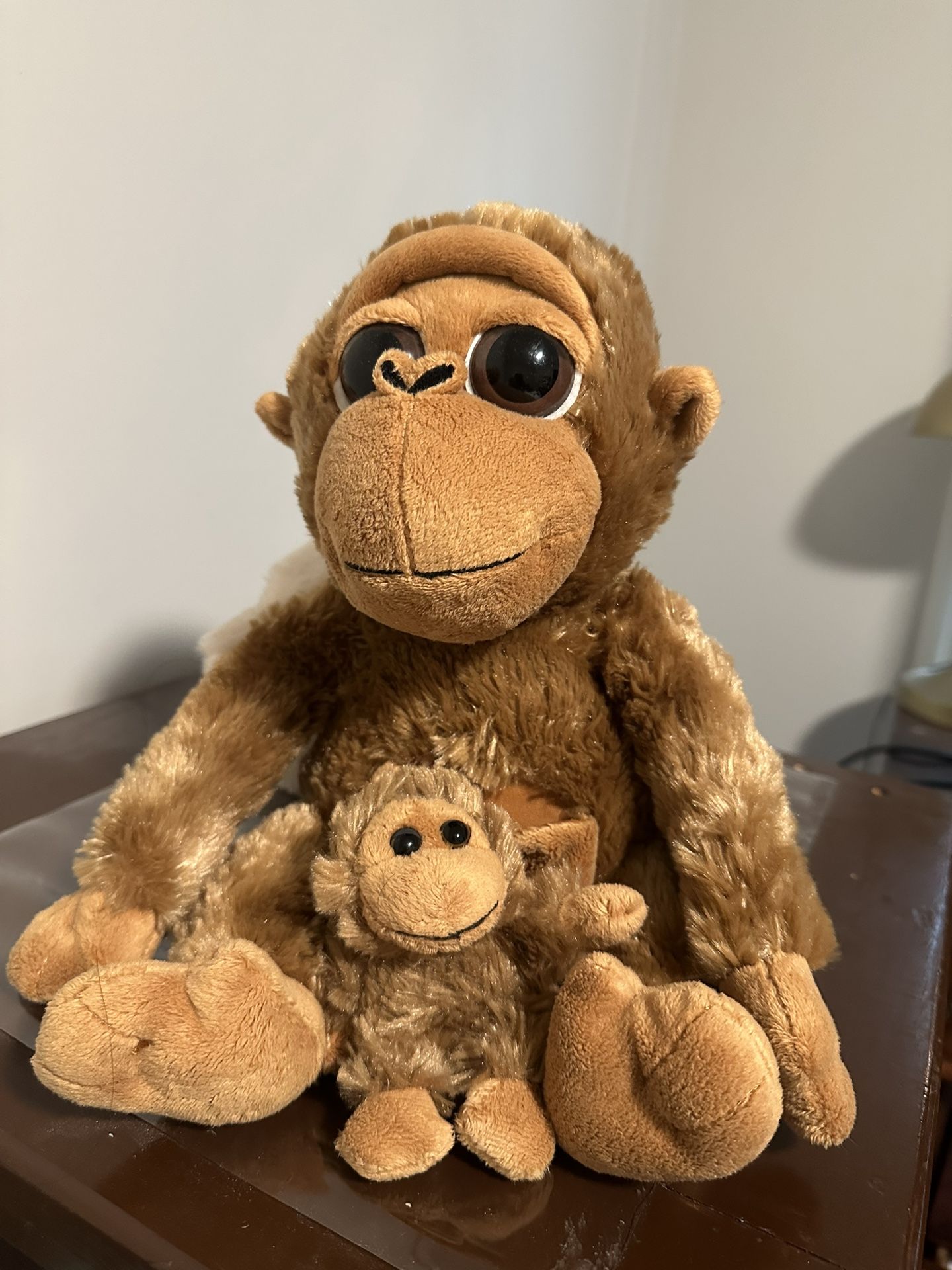 Busch Gardens Orangutan plush with baby
