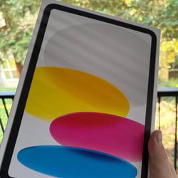 iPAD 10th Generation 256GB (SEALED NEVER OPENED)