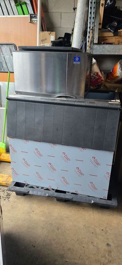 MANITOWOC 340LB ICE MAKER W/NEW ICE BIN