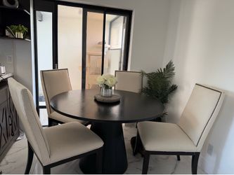 Dinning table with 4 chairs