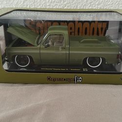 M2  Squarebody Chase