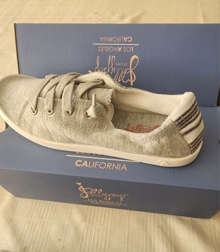 Lady Tennis Shoes 9M