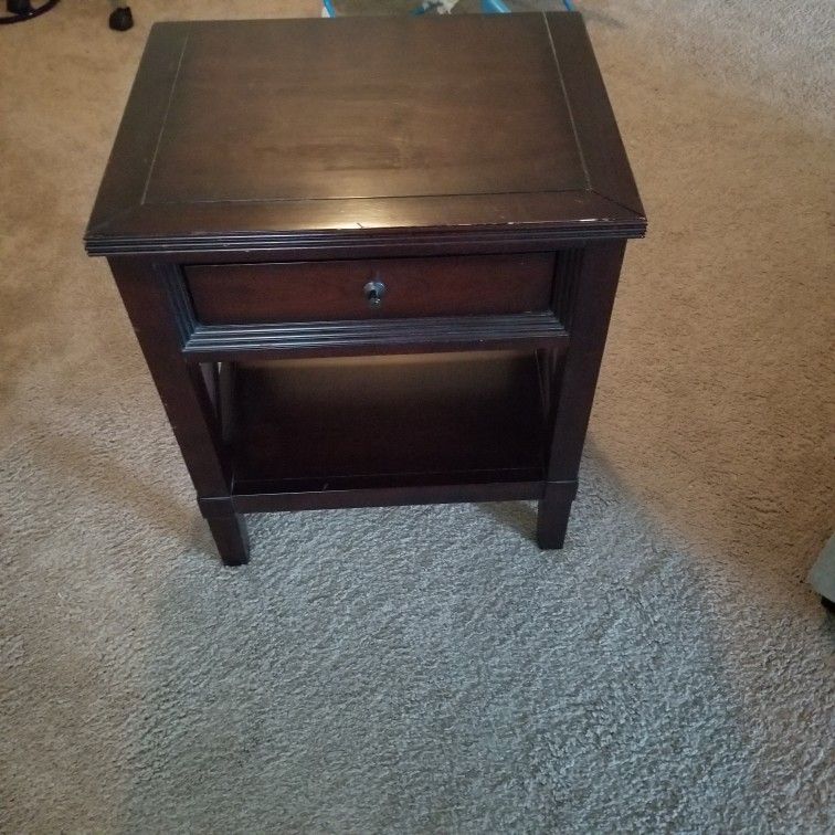 End Table w/ Storage