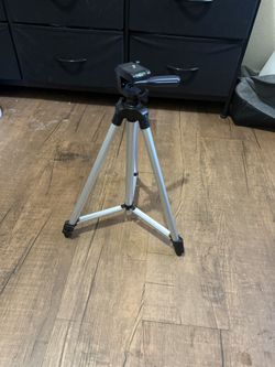 Lightweight Tripod- Adjustable 