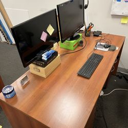 Global Wood Concepts 66”x29.5”x29” Cherry Formica Office Desk 