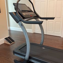 Nordictrack treadmill 22i hotsell