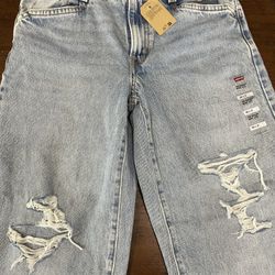 Levi’s ‘94 Baggy Wide Leg Mid rise. It’s a size 28x31