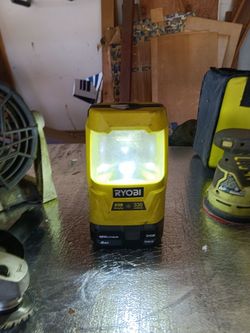 18 v Ryobi light