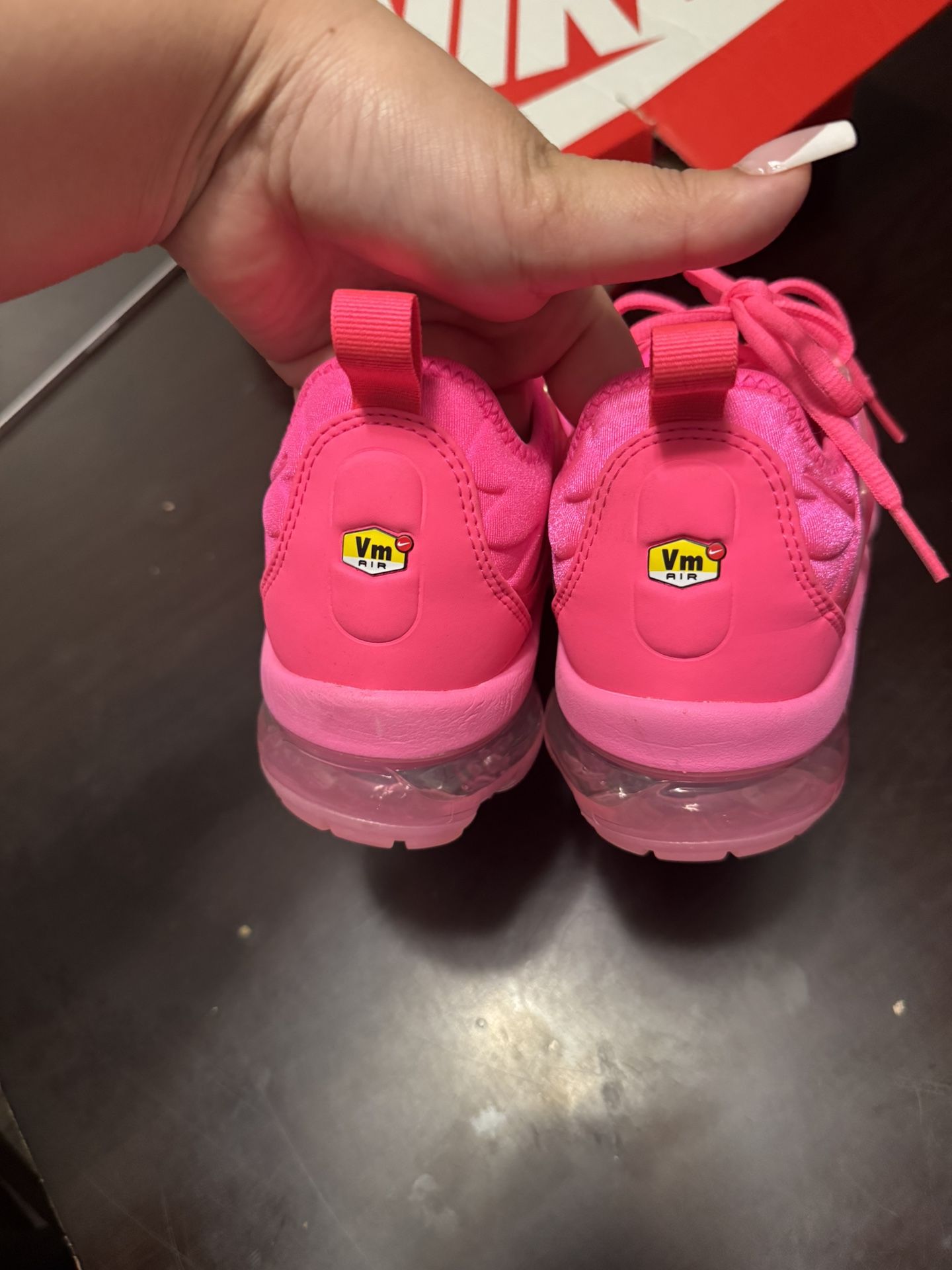 Vapor Max HOTPINK 