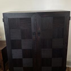 Entertainment Cabinet With 2 Drawers And Shelf 