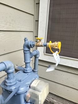 Tri-fuel generator with quick-connect natural gas