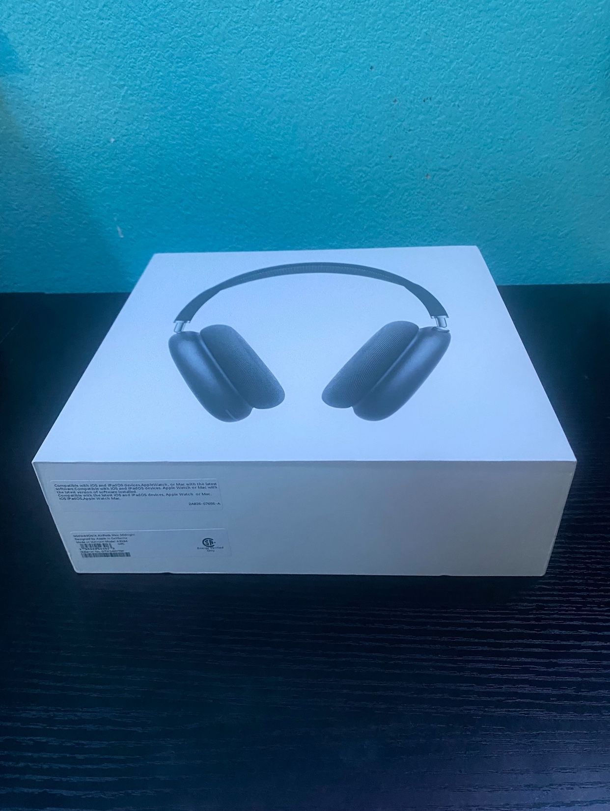 AirPods Max’s Color Midnight