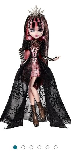 Draculara Howliday Collection Doll