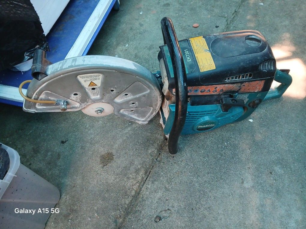 Makita Saw (For Parts)