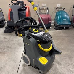 Karcher Puzzi 30/4 Carpet Extractor w/Wand & Hoses 10479700