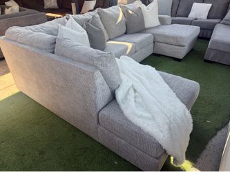 ✨ Beautiful Sectional Couch 🚚DELIVERY AVAILABLE 🚚