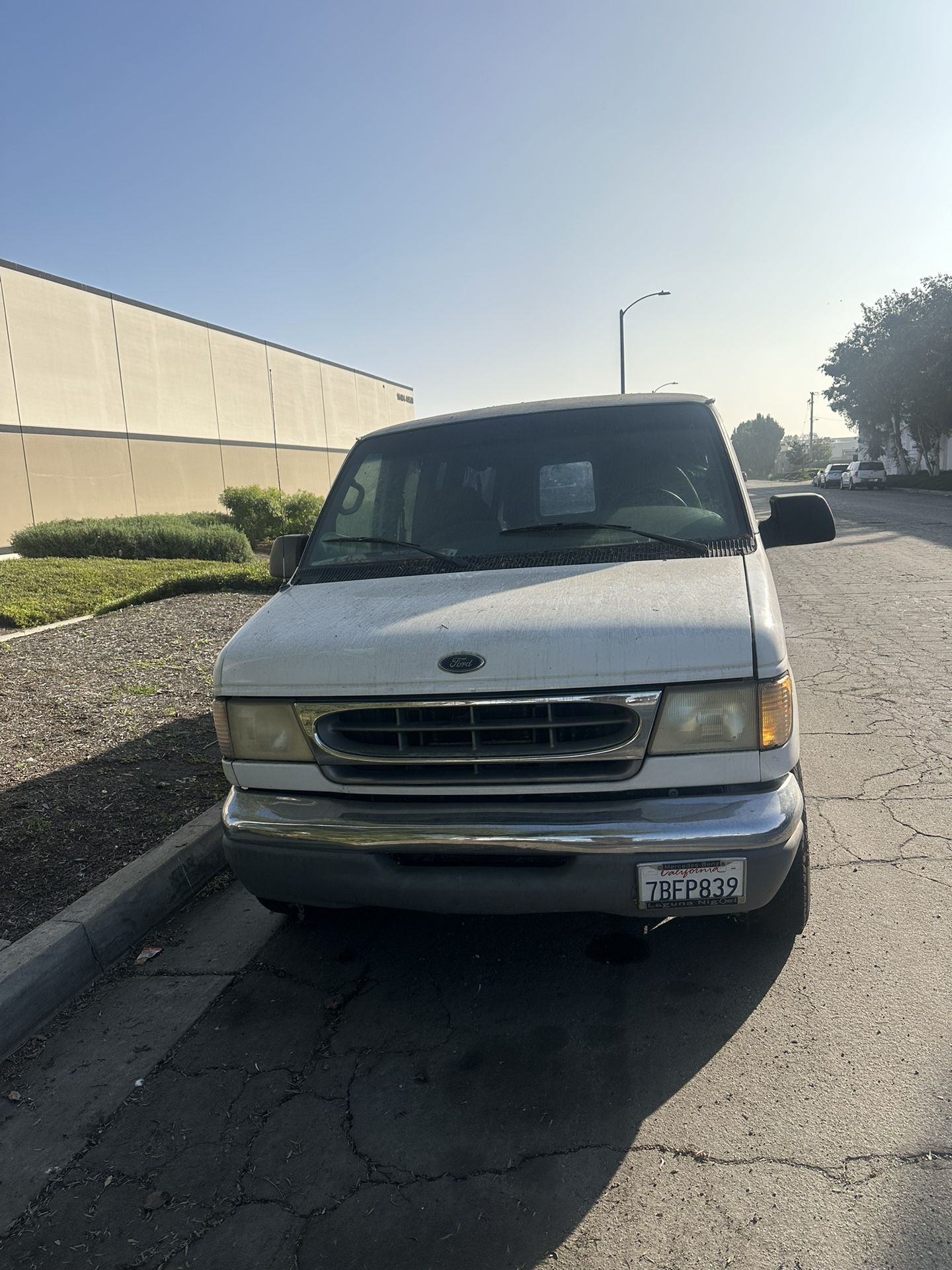 Chevy 3500 V8 Extended Van