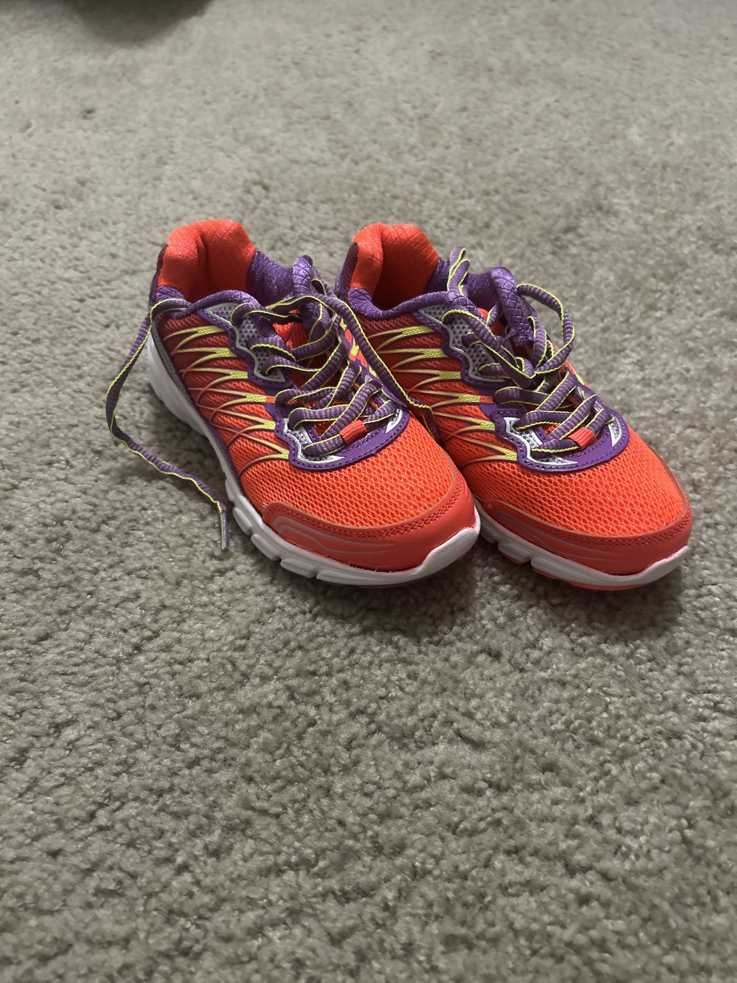 Stunning FILA Memory Foam Countdown 2 Shoes For Girls, Size 13.5, Irving, TX, NEW