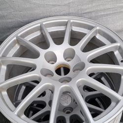 Mitsubishi EVO 10  18" Wheels 