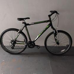 BICYCLE TREK 21 SPEED BRAND NEW 