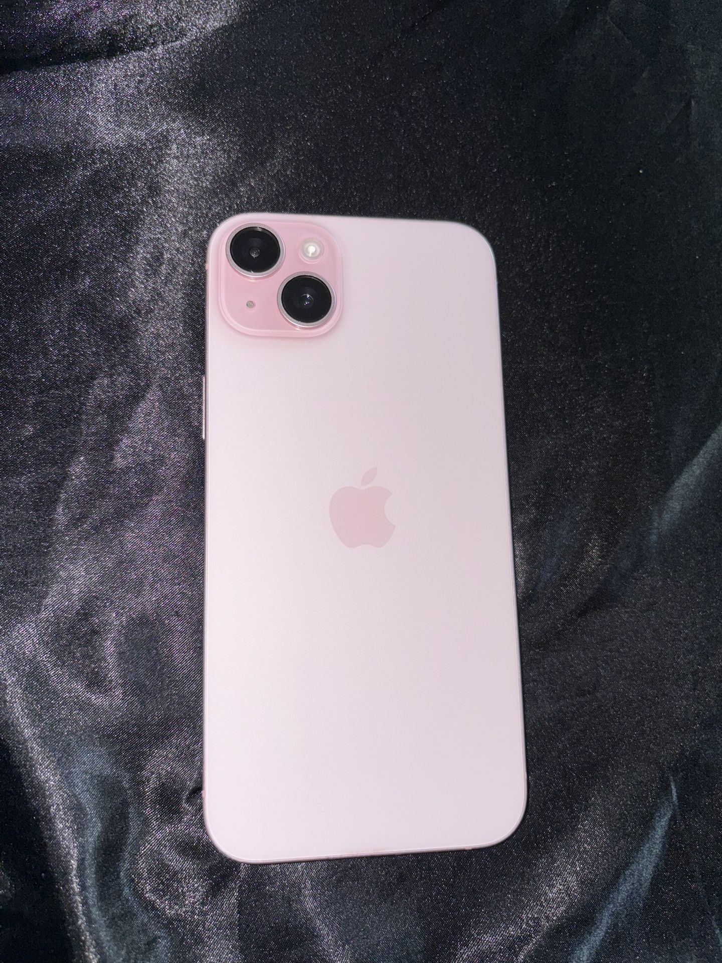 iPhone 15 plus pink