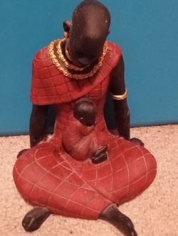 Wood Carved Tribal Woman With Baby Statue/Sculpture 