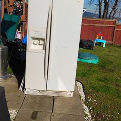 Kenmore Elite Fridge Free