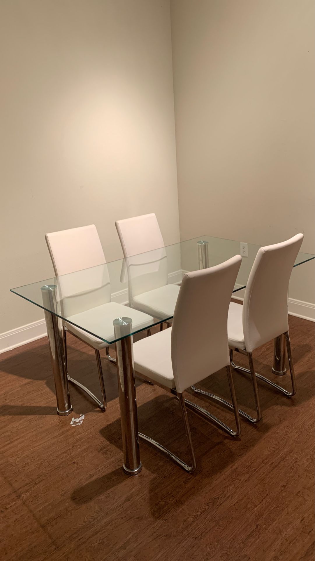 Glass Dining table with White leather seats