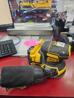 10035 Dewalt DCW210  20v 5" Orbital Palm Sander  73821