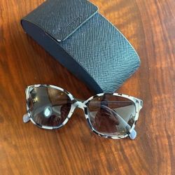 🌺Prada🌺 Glasses  $85 with Case 