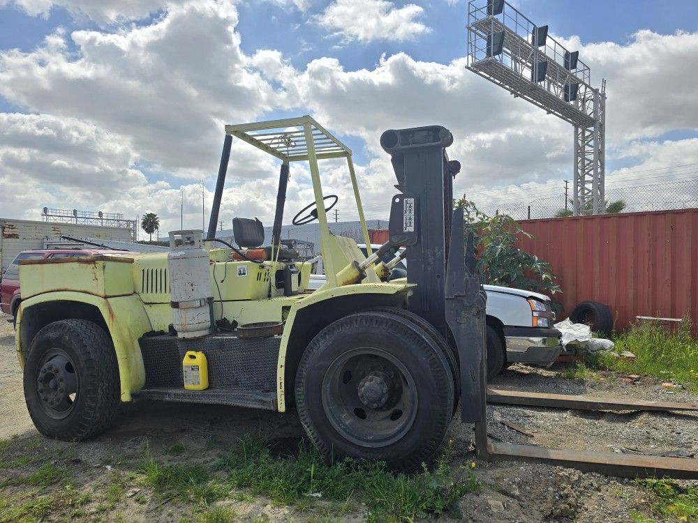 Forklift 